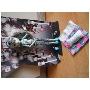 Monster High Frankie Stein para Crianças a partir de 6 Anos, MATTEL V7975, Azul