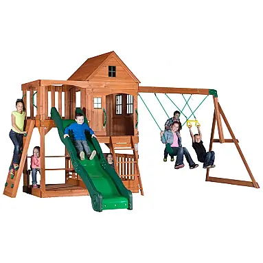 Playground Infantil com Parede de