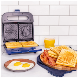 Máquina de Waffle, Tema Star Wars Mandalorian com Revestimento Antiaderente, 110V 750W, Uncanny Brands, Azul