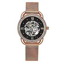 Relgio Automtico Stuhrling 3991M, Mostrador Preto e Rosa, Pulseira de Ao Inoxidvel com Fivela Dobrvel em Camadas de Ouro Rosa - 36mm
