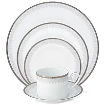 Aparelho de Jantar Para Todas as Ocasiões com 5 Peças, Formato Redondo e Material de Porcelana, Noritake 1763-05E, Branco