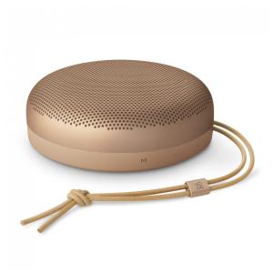 Caixa de som Bluetooth portátil Bang & Olufsen Beosound A1 3ª geração cor mel IP67 som 360° 60W 24h bateria