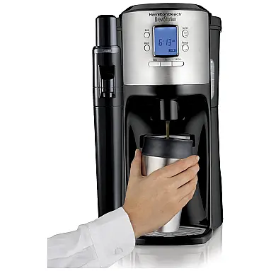 BrewStation com máquina de café
