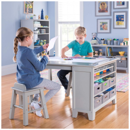 Martha Stewart Guidecraft Kids Mesa e Banquinhos Artísticos em Madeira Cinza com Armazenamento e Rolo de Papel para Atividades Criativas