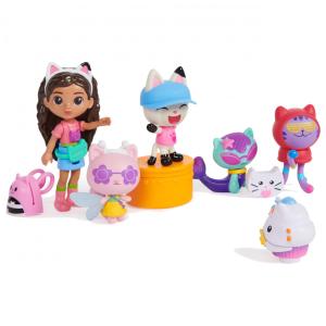 Conjunto de Figuras Temáticas de Viagem de Gabby's Dollhouse com Boneca Gabby e 5 Figuras de Gatos Brinquedos, Acessórios Surpresa de Casa