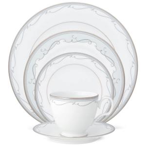 Aparelho de Jantar Para Todas as Ocasiões com 5 Peças, Formato Redondo e Material de Porcelana, Noritake 1764-05E, Branco