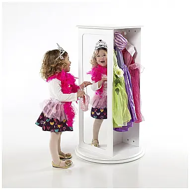 Armário infantil giratório para fantasias