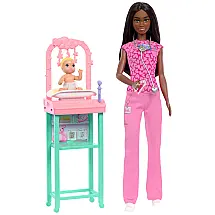 Boneca Barbie Baby Doctor morena com bebê maca de exame móvel e acessórios de consultório infantil 2024