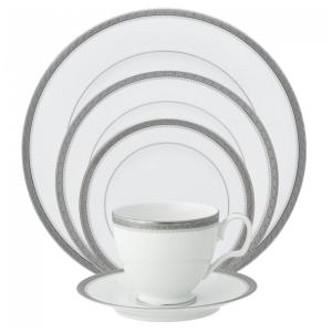 Aparelho de Jantar Para Todas as Ocasiões com 5 Peças, Formato Redondo e Material de Porcelana, Noritake