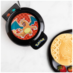 Máquina de Waffle, Tema Pokémon Charizard com Revestimento Antiaderente, 110V 900W, Uncanny Brands