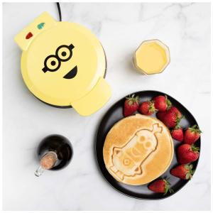 Máquina de Waffle, Tema Minions Kevin com Revestimento Antiaderente, 110V 900W, Uncanny Brands, Amarela