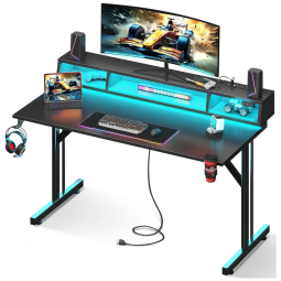 Mesa Gamer MOTPK 122 cm Preto com Suporte Monitor Flutuante LED, Tomadas USB, Prateleira Aberta e Estrutura em T, Textura Fibra Carbono