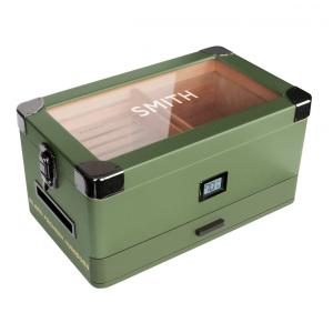 CASE ELEGANCE: Estojo Umidor Militar Monogramado com Tampo de Vidro Espesso e Cedro, Sistema Fácil de Umidificação e Higrômetro Digital