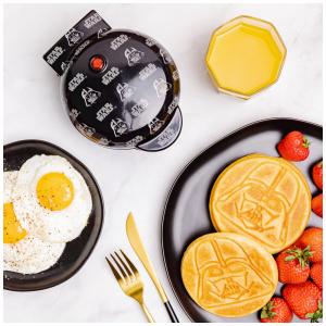 Máquina de Waffle Antiaderente com Placas de Cerâmica, Darth er, 110v, UNCANNY BRANDS WM3 SRW VAD, Preto