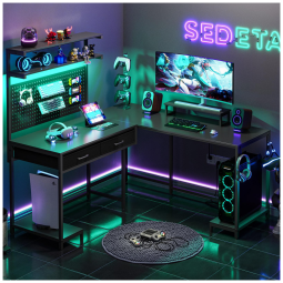 Mesa Gamer em Formato de L com Luz LED, Suporte para Monitor, Prateleiras de Armazenamento, Tomadas, Painel Perfurado e Gavetas, 110V