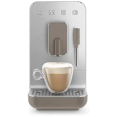 Cafeteira Automática Smeg com Vapor