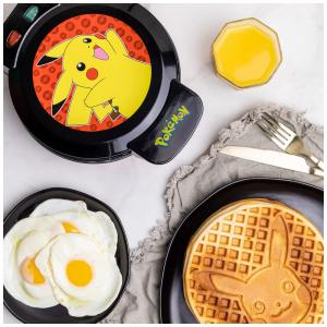 Máquina de Waffle, Tema Pokemon Pikachu com Revestimento Antiaderente, 110V 900W, Uncanny Brands