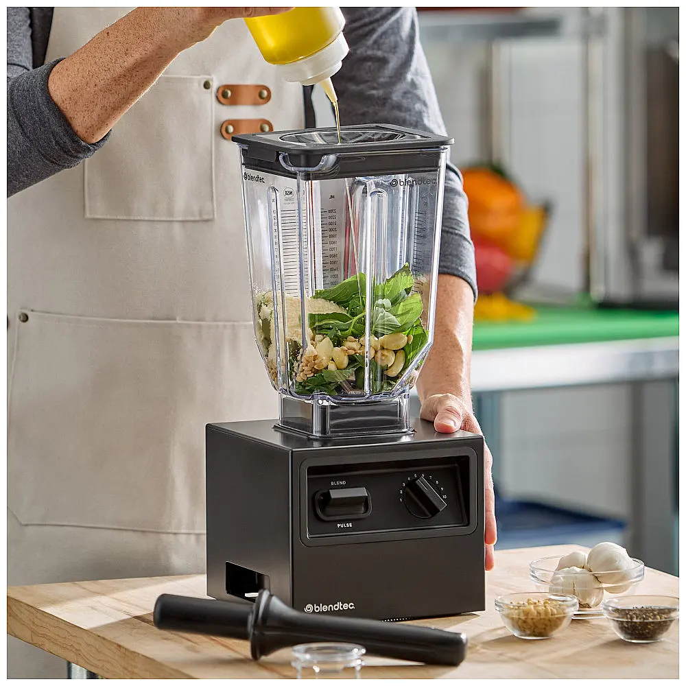 Liquidificador Blendtec Industrial CHEF40PA01A1QA1N com Controle de Alternância e Jarra de 2,84 Litros, 110V, 1800W