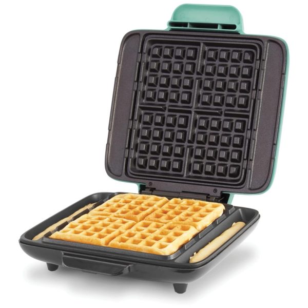 ectq54ng4hy70b_0 jpg - Máquina de Waffles Antiaderentes 4 Fatias Água, 110v, DASH DNMWM400AQ, Verde Claro