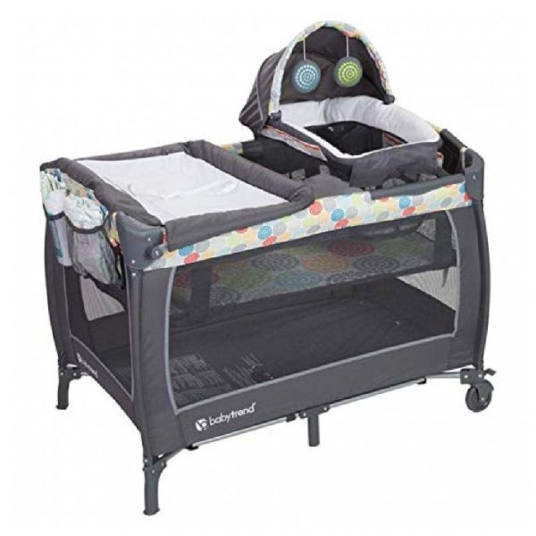 ectqqjynq7v70b_0 jpg - Berço Cercado Portátil com Dossel e 2 Brinquedos de Pelúcia, Baby Trend Funfetti, Preto