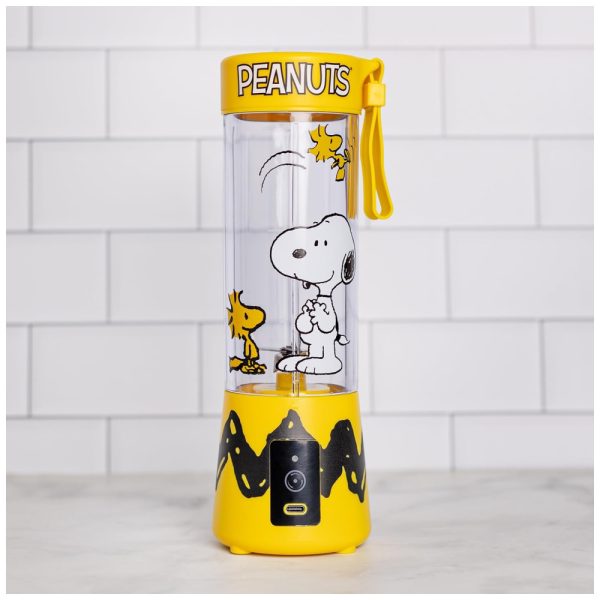 ectqy8t83r6c0b_0 jpg - Liquidificador Portátil 400mL com Tema Peanuts Snoopy Woodstock, Carregamento via USB e 2 Modos, 150W, Uncanny Brands, Amarelo