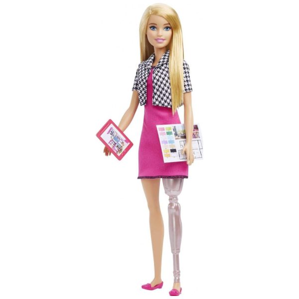 ectq56z5qmn90b_0 jpg - Boneca Barbie Designer de Interiores com Perna Protética, Vestido Rosa e Jaqueta Houndstooth