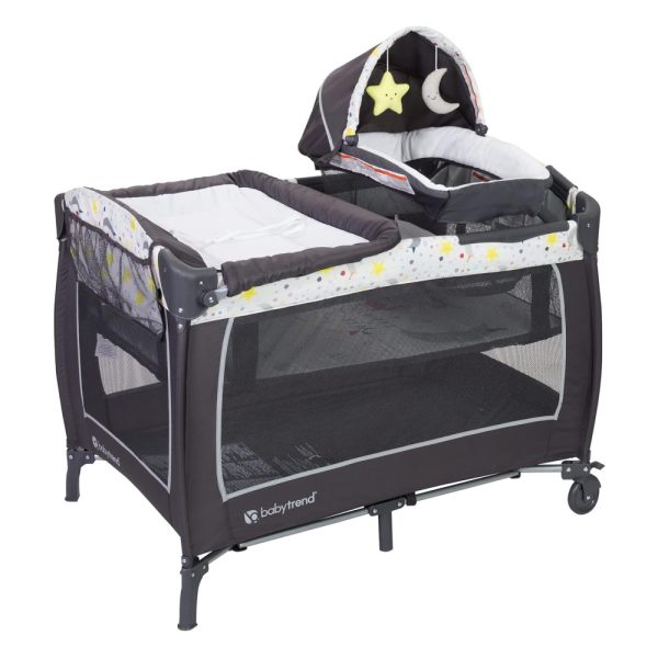 ectq4wfs46970b_0-1 jpg - Berço Cercado Portátil com Dossel e 2 Brinquedos de Pelúcia, Baby Trend Twinkle Twinkle Moon, Preto