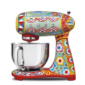 Batedeira planetária 48L Smeg Dolce & Gabbana Sicily Is My Love retrô com 10 velocidades e tigela inox 600W 110V