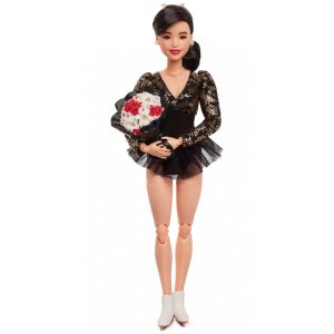 Barbie Inspiring Women Kristi Yamaguchi - Boneca Colecionável com Traje dos Jogos Olímpicos de Inverno de 1992