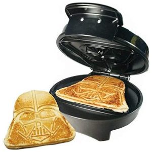 Darth er Máquina de Waffle Antiaderente 5 Temperaturas 110v UNCANNY BRANDS WM SRW VAD Preto