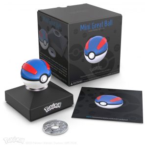 Mini Réplica Great Ball Eletrônica Pokémon The Wand Company Azul Vermelho e Branco em Metal com Iluminação LED e Base – Autêntica e licencidada Pokémon