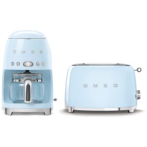 Conjunto Smeg de Cafeteira e Torradeira Retro para um Café da Manhã Cheio de Estilo em Azul