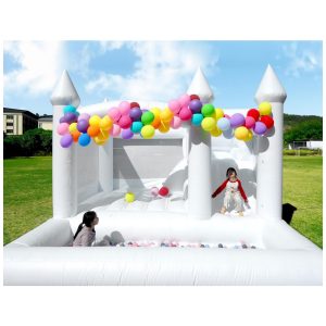 Casa de Pulos Inflável Comercial Branca para Adultos e Crianças 100% PVC com Piscina de Bolinhas e Escorregador Inclui Soprador Ideal para Festas