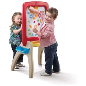 Cavalete para Duas Crianças com Mesa de Atividades e Quadro de Arte Dupla Face em Plástico Durável Step2 Vermelho e Bege