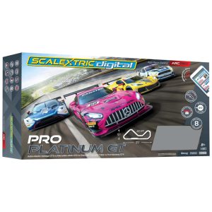 Pista de Corrida Slot Car Escala 1:34 com 4 Carros de Alta Velocidade e 4 Controle Remoto para Crianças Acima de 4 Anos Scalextric C1436T Colorido