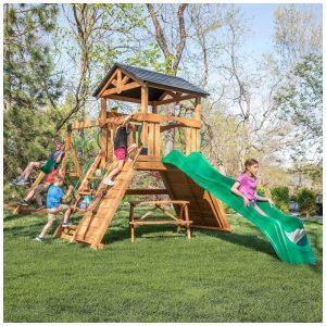 Playground Infantil de Madeira com Mesa de Piquenique Parede de Escalada Escorregador de Ondas e 3 Balanços Backyard Discovery Verde