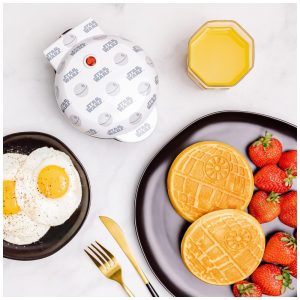 Mini Máquina de Waffles Tema Star Wars Death Star com Revestimento Antiaderente 110V 550W Uncanny Brands Branca