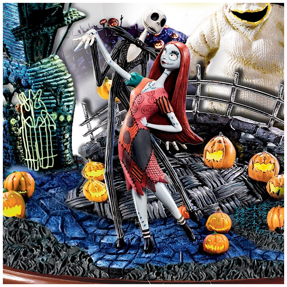 Globo de Neve Musical Tim Burton The Nightmare Before Christmas com Base Rotativa e Luzes - The Bradford Exchange Personagens em Resina Pintada - Imagem 4