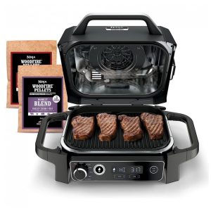 Ninja OG701 Churrasqueira Woodfire 7 em 1 - Air Fryer Assar Grelhar e Defumar com Pellets de Madeira Portátil e Elétrica Cinza