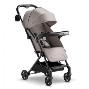 Carrinho de Bebê para Passeio Dobrável Ultracompacto com Assento Reclinável Porta Copos Bolsa de Viagem e Capa de Chuva Mompush Lithe V2 Bege