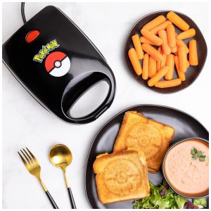 Sanduicheira Antiaderente para 1 Lanche Tema Pokémon Pokebola 110V 520W Uncanny Brands Preta