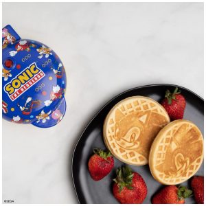 Mini Máquina de Waffle Tema Sonic the Hedgehog com Revestimento Antiaderente 110V 550W Uncanny Brands Azul