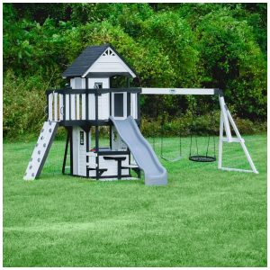 Playground Infantil de Madeira com Parede de Escalada Escorregador de Ondas Balança de Teia Varanda e 2 Balanços de Cinto Backyard Discovery Branco