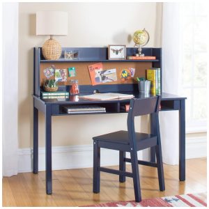 Martha Stewart Kids - Mesa de Estudo Infantil com Cadeira Estante e Quadro de Cortiça Azul Marinho