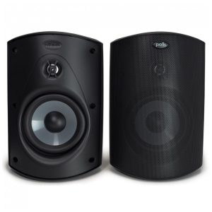 Caixas de som externas Polk Audio Atrium 5 pretas par all‑weather com woofer de 127 cm e suporte Speed‑Lock