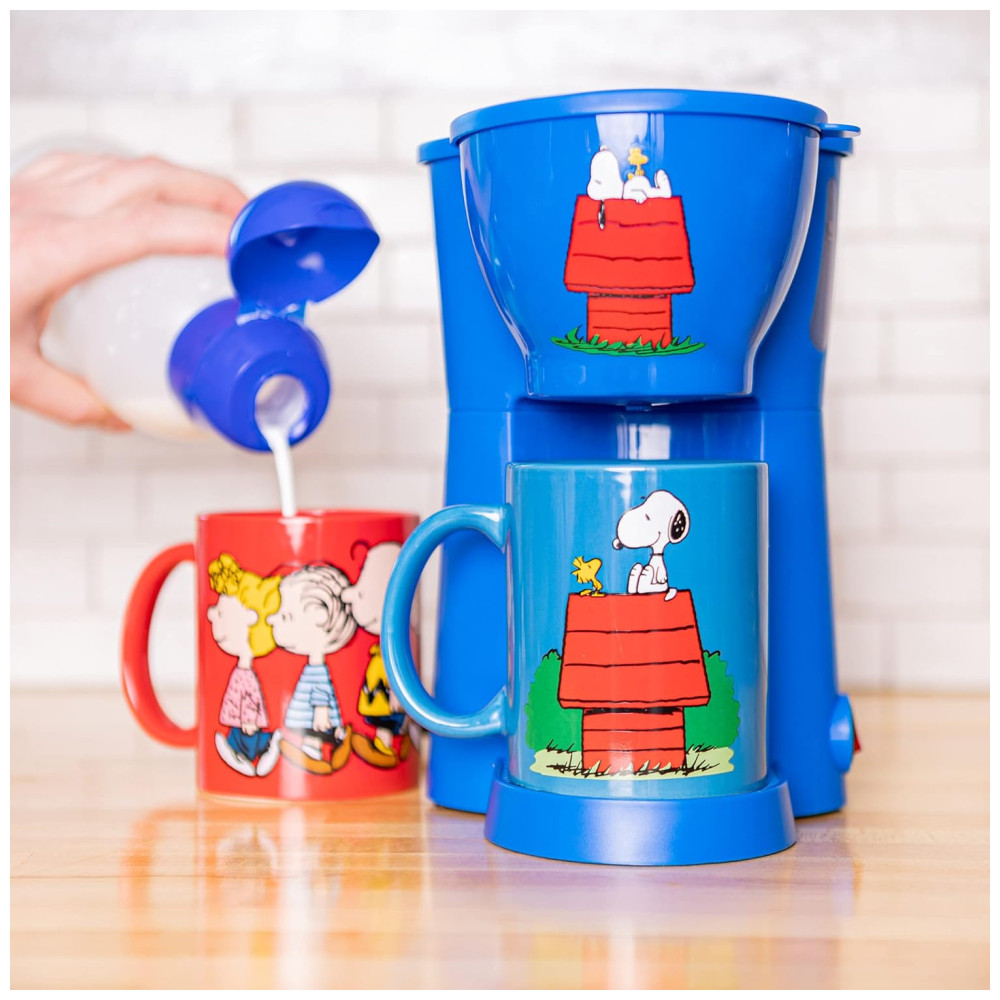 Kit Máquina de Café com 2 Canecas Tema Snoopy 110V 1000W Uncanny Brands Azul - Imagem 6