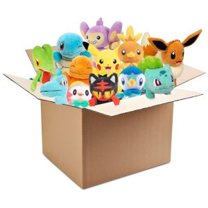 Blind BoxPelúcias Pokemon de 20cm - Kit com 3 Unidades em Caixa Surpresa - Personagens Sortidos - Original - Brinquedo ColecionávelJazwares