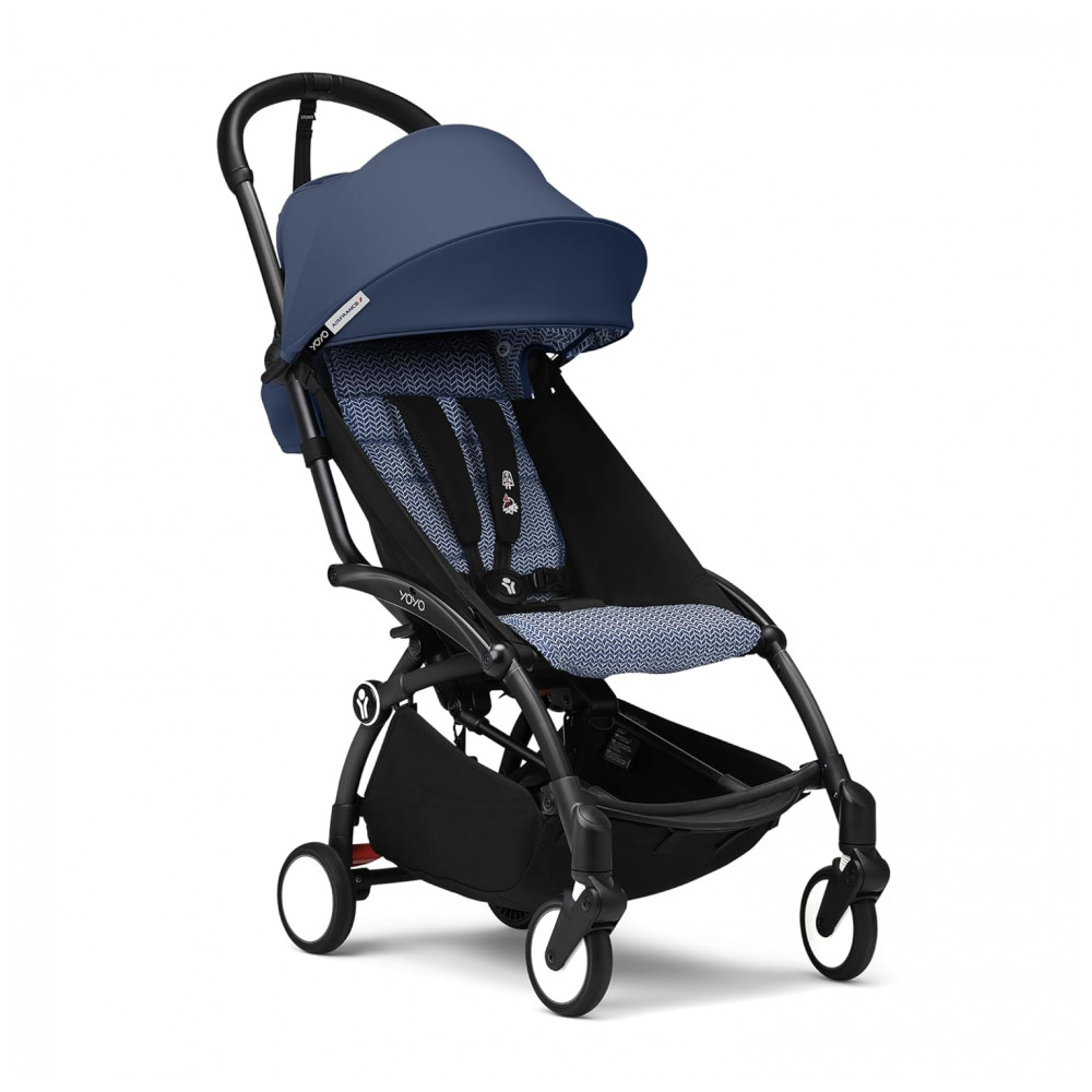 ECTQ34C6SJ8D0B_0-1.jpg - Carrinho de Bebê Stokke YOYO3 Azul Air France - Estrutura Preta Dobrável Assento Reclinável Cinto 5 Pontos Capota Anti-UV UPF 50+