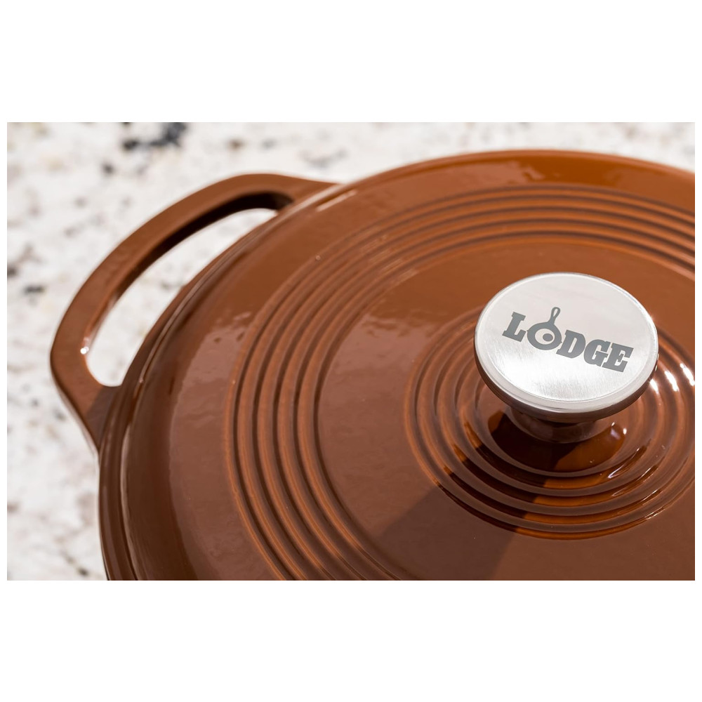 ECTQ34JPZK690B_1-1.jpg - Panela de Ferro Fundido 6 Litros Forno Holandês Esmaltado e Antiaderente LODGE EC6D81 Marrom