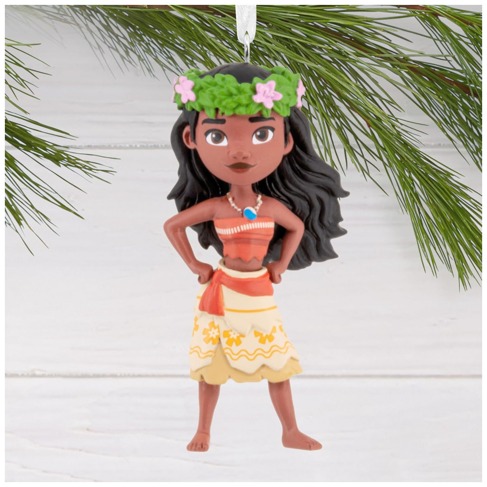 ECTQ3PWWXWQD0B_2-1.jpg - Enfeite Natalino Hallmark Keepsake 2025 Disney Princesa Moana Estilizada, Resina, 3,8 x 7,6 x 3,2cm
